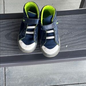 See Kai Run boys sneakers navy leatherette size 12